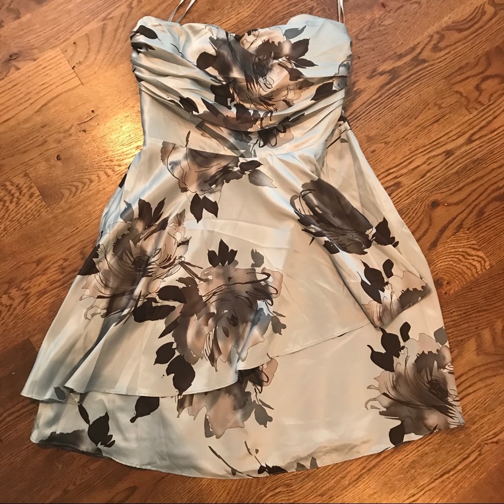The limited strapless dress. Size 12 NWT